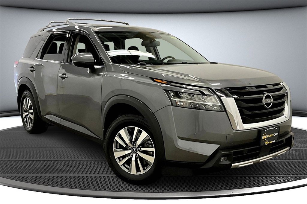 Used 2022 Nissan Pathfinder SL w/ Cargo Package