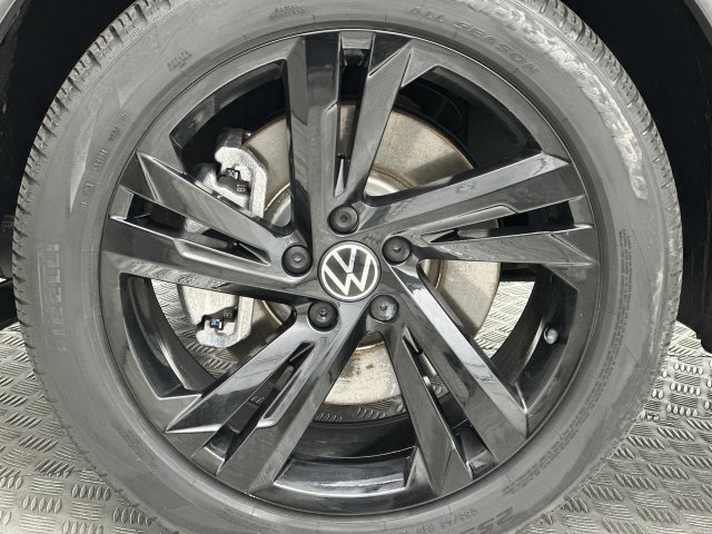 Used 2023 Volkswagen Tiguan SE R-Line AWD/4WD image 10
