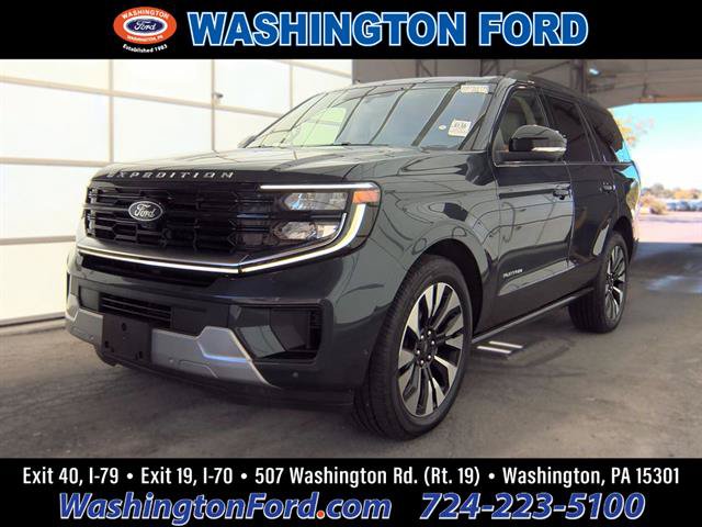 Used 2025 Ford Expedition Platinum w/ Driver's Package AWD/4WD image 1