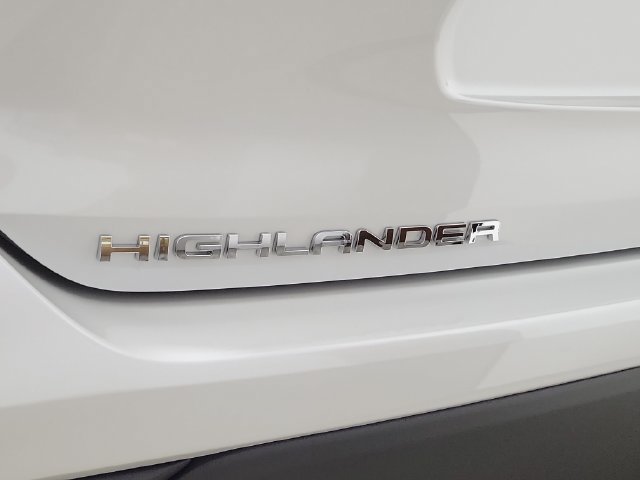 Certified 2026 Toyota Highlander XLE AWD/4WD image 9