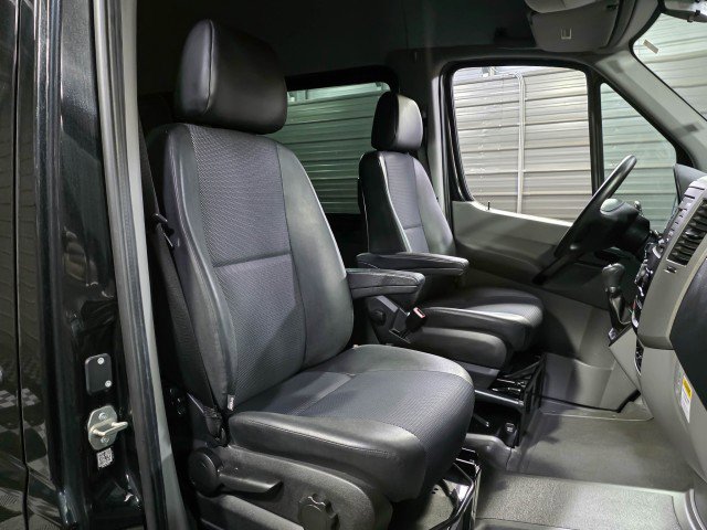 Used 2017 Mercedes-Benz Sprinter 2500 image 17