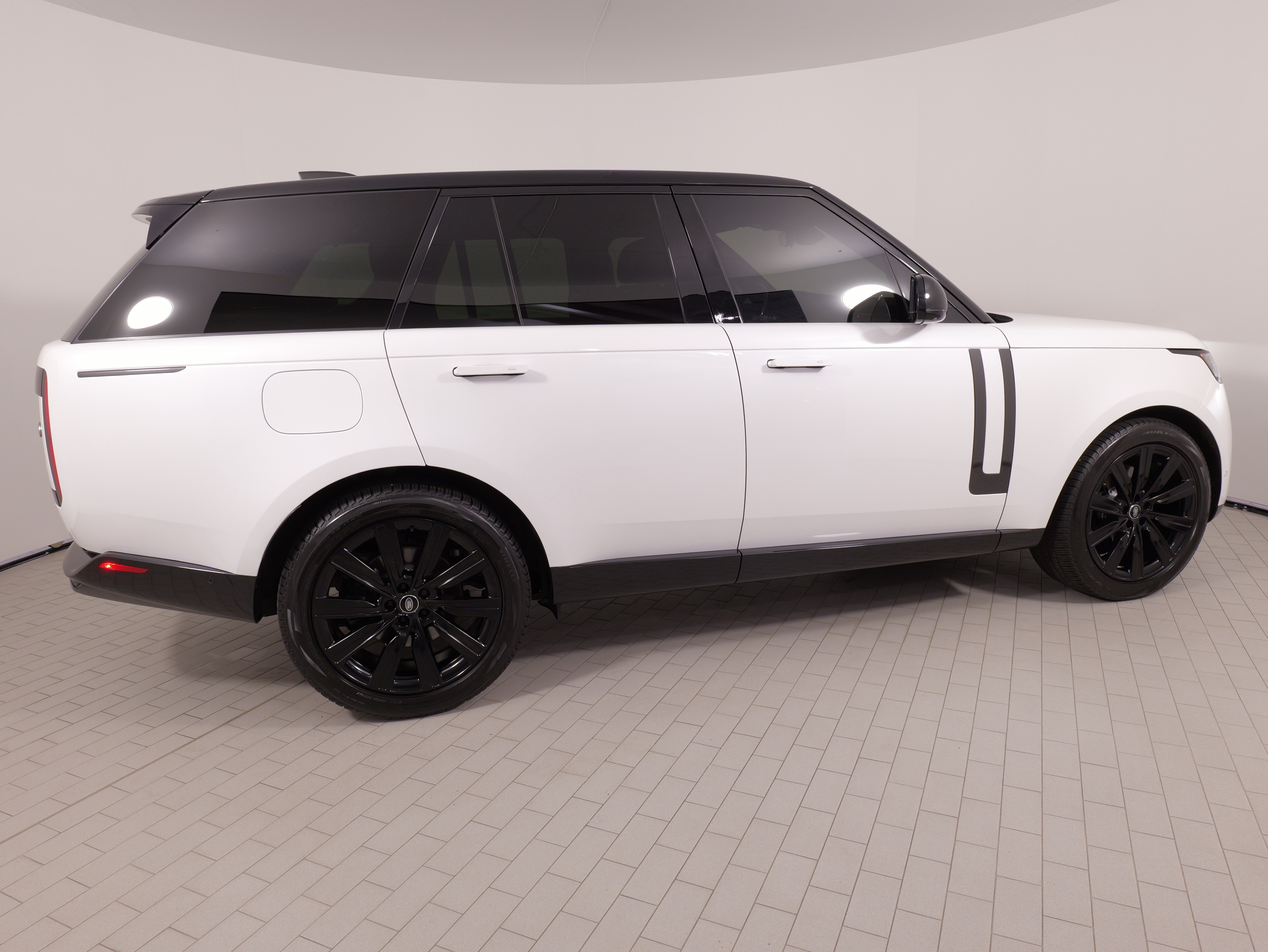 Used 2023 Land Rover Range Rover SE AWD/4WD image 11