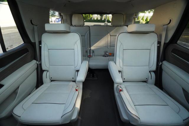 Used 2024 GMC Yukon Denali AWD/4WD image 23