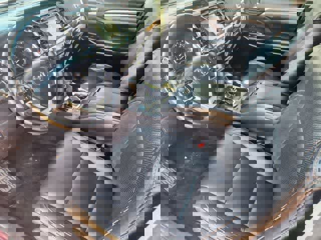 Used 2017 Toyota Highlander Limited Platinum image 2