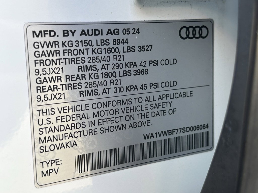 Used 2025 Audi SQ7 Prestige w/ Prestige Package image 28