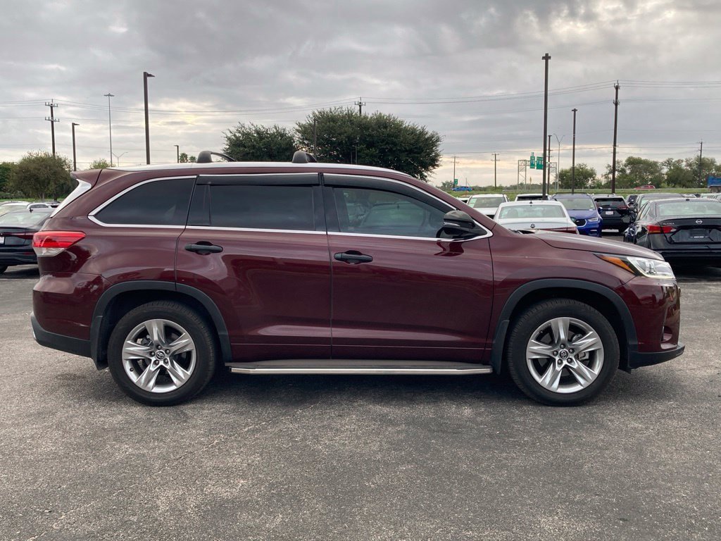 Used 2019 Toyota Highlander Limited FWD image 4