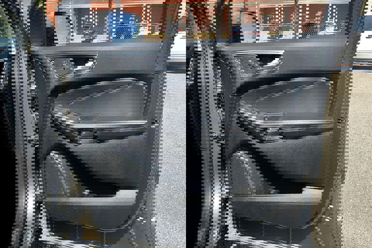 Used 2024 Ford Edge Titanium image 23