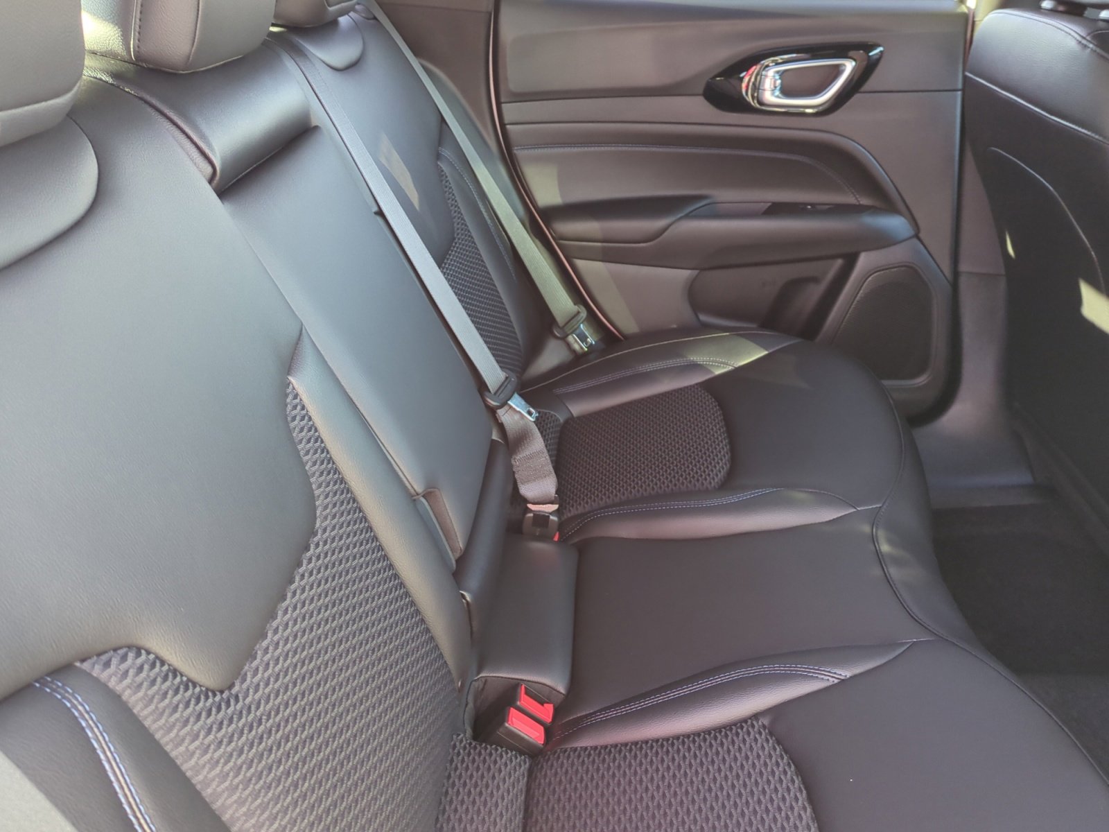 New 2026 Jeep Compass Latitude image 18