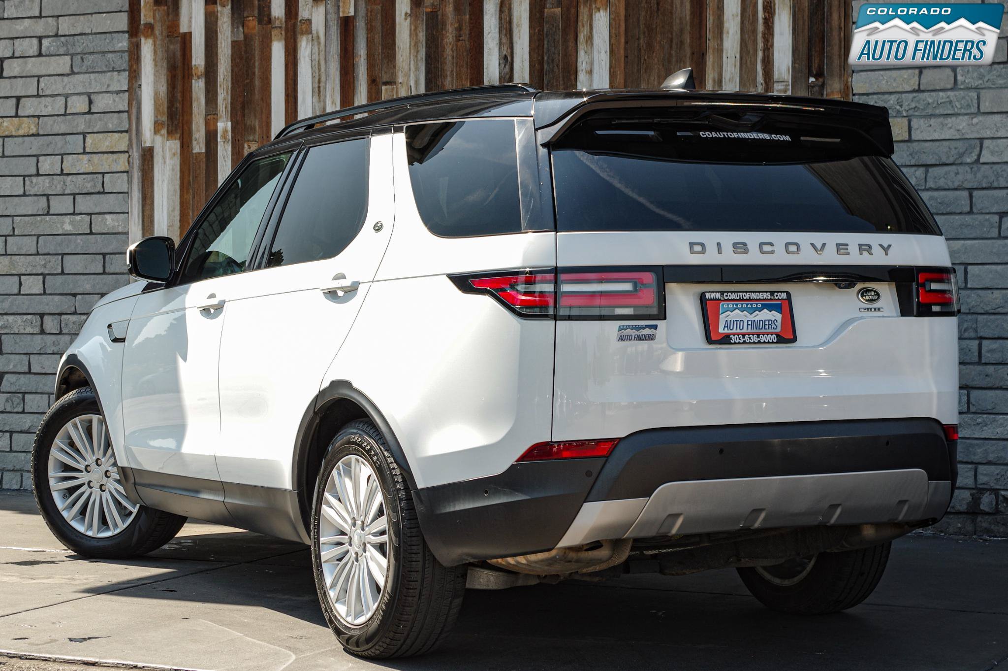 Used 2019 Land Rover Discovery HSE AWD/4WD image 4
