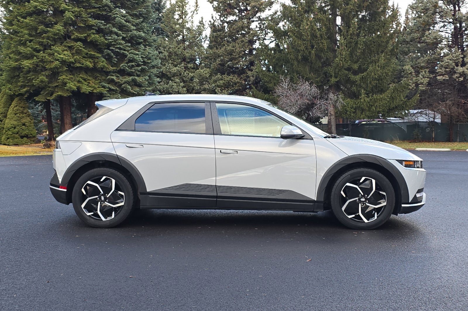 Used 2023 Hyundai Ioniq 5 SE image 3