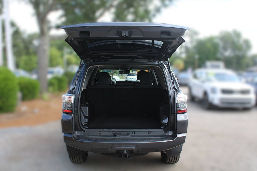 Used 2022 Toyota 4Runner SR5 Premium AWD/4WD image 9