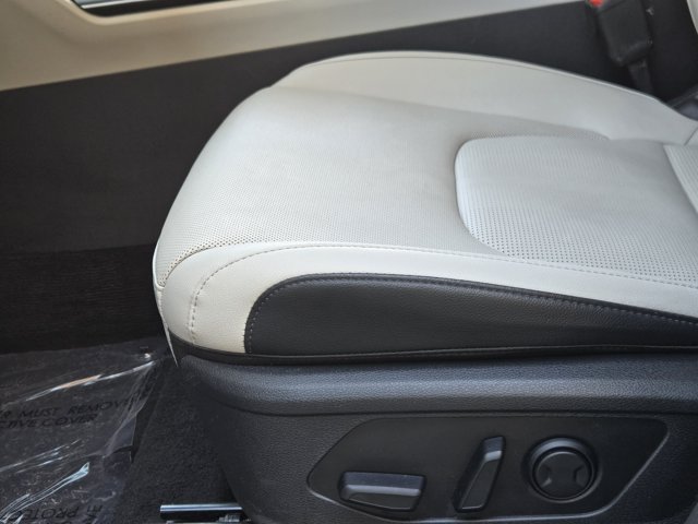 Certified 2026 Kia Sportage EX FWD image 31