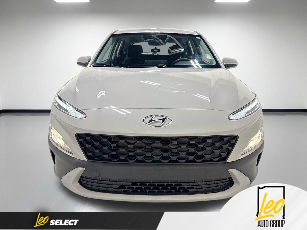 Used 2022 Hyundai Kona SE FWD image 2