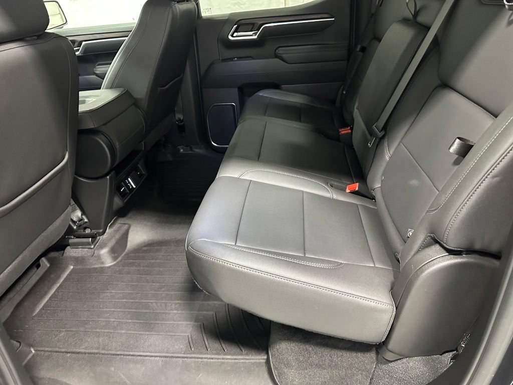 Used 2025 GMC Sierra 1500 SLT AWD/4WD image 44