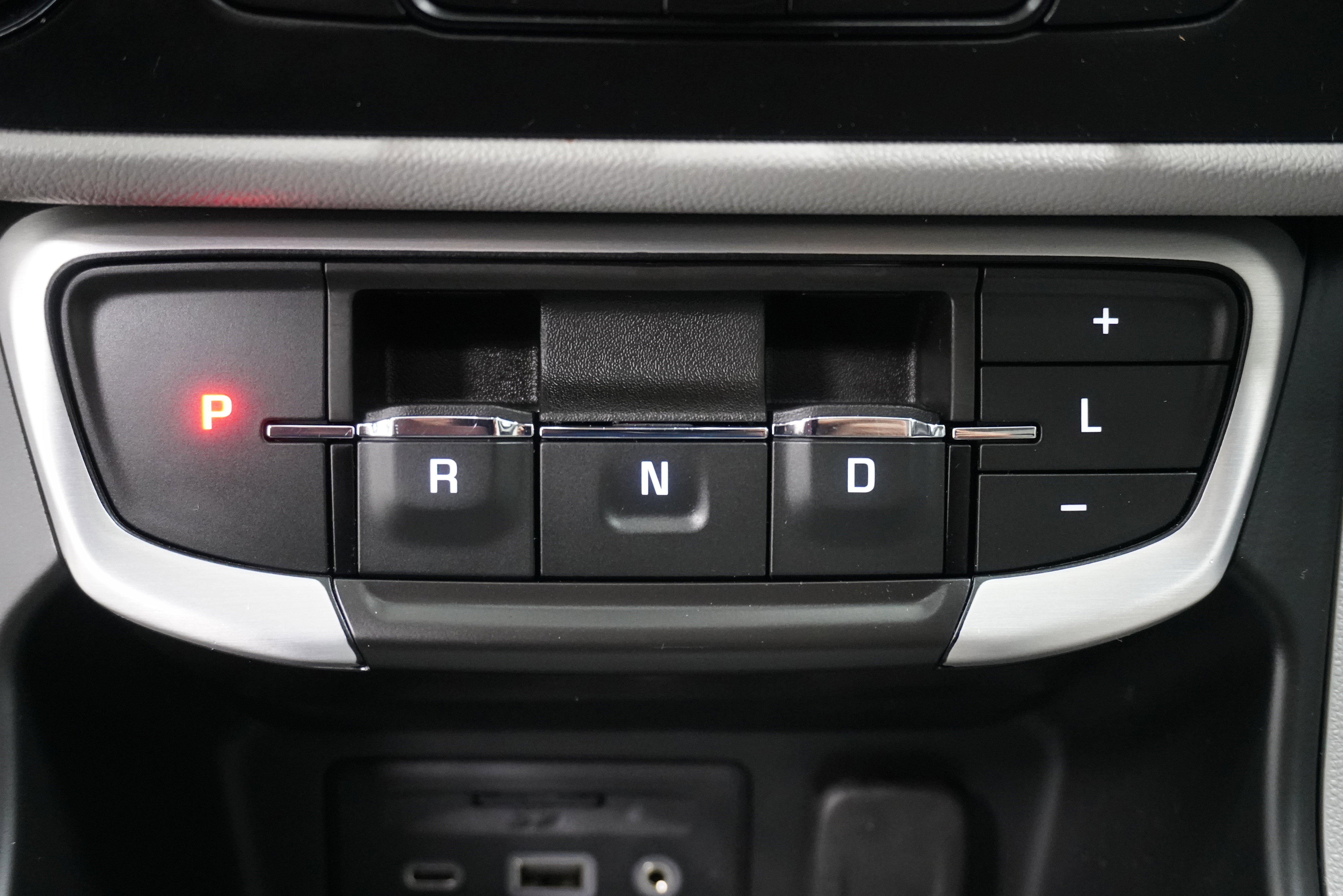 Used 2023 GMC Terrain SLT w/ Infotainment Package II AWD/4WD image 23