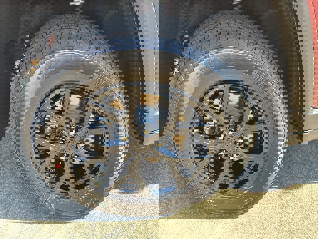 New 2025 Jeep Grand Cherokee Altitude image 9