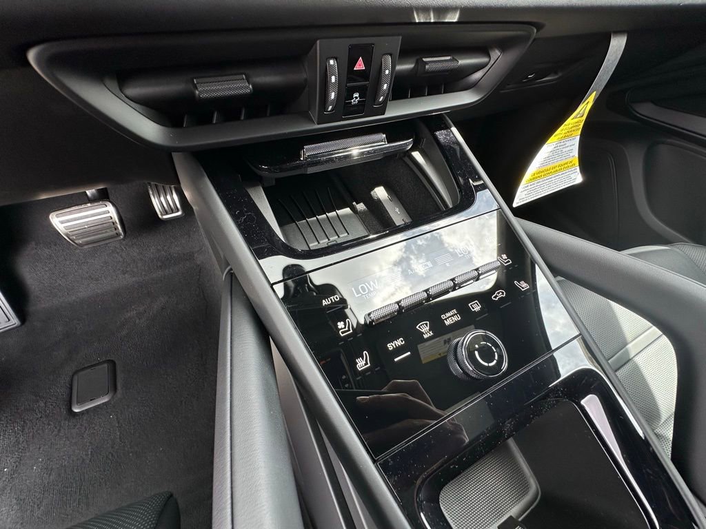 Used 2025 Porsche Cayenne GTS image 30