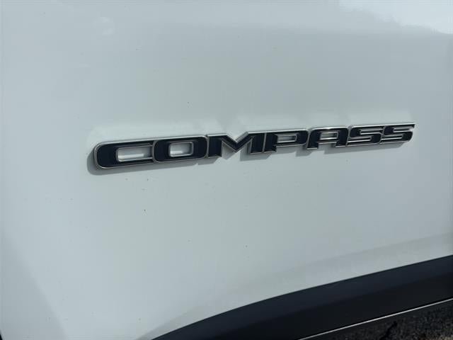 Used 2022 Jeep Compass Limited AWD/4WD image 12