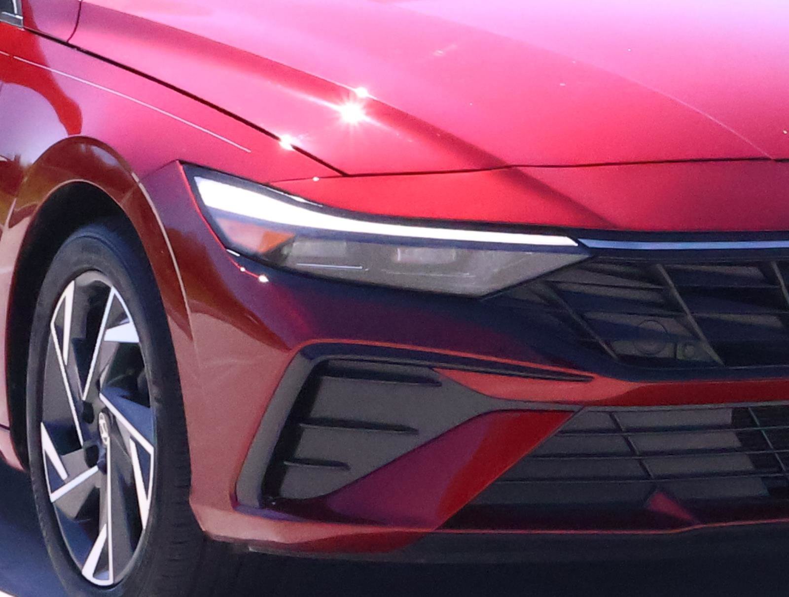 Certified 2024 Hyundai Elantra SEL w/ Convenience Package image 7