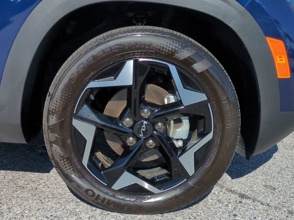 Used 2024 Kia Seltos EX image 11