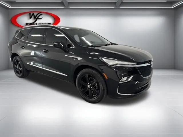 Used 2024 Buick Enclave Essence w/ Sport Touring Edition image 3