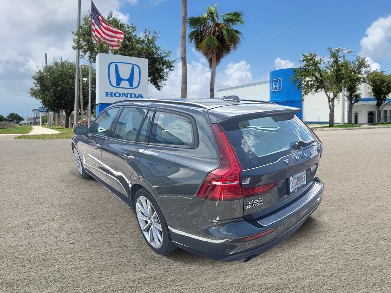Used 2020 Volvo V60 T5 Momentum FWD image 4