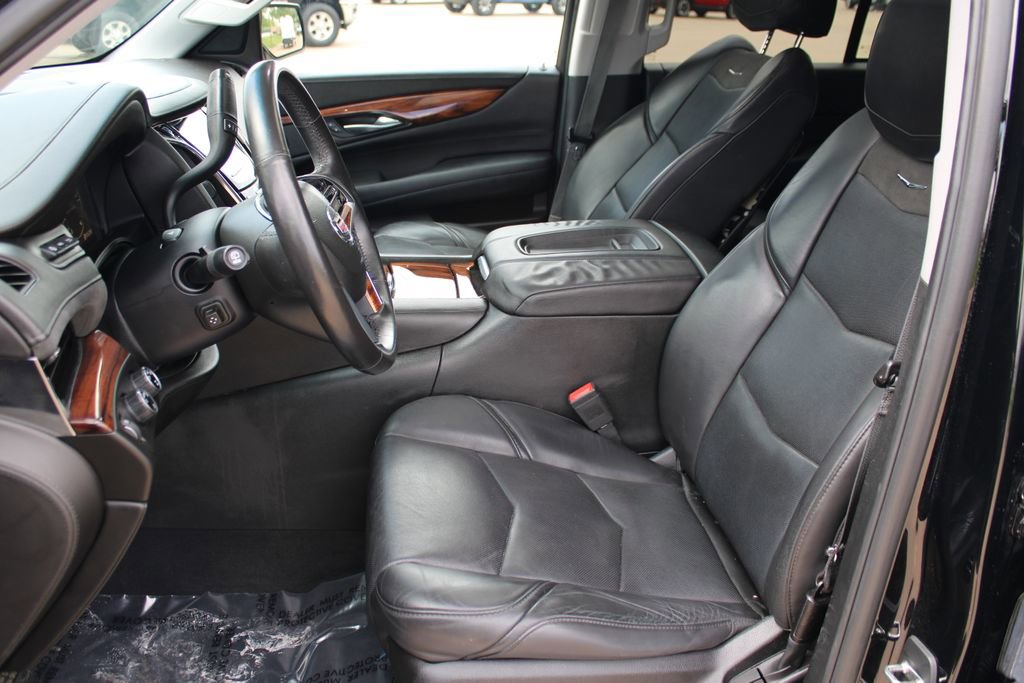 Used 2015 Cadillac Escalade Luxury AWD/4WD image 6