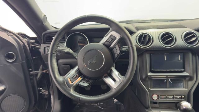 Used 2020 Ford Mustang Coupe RWD image 22