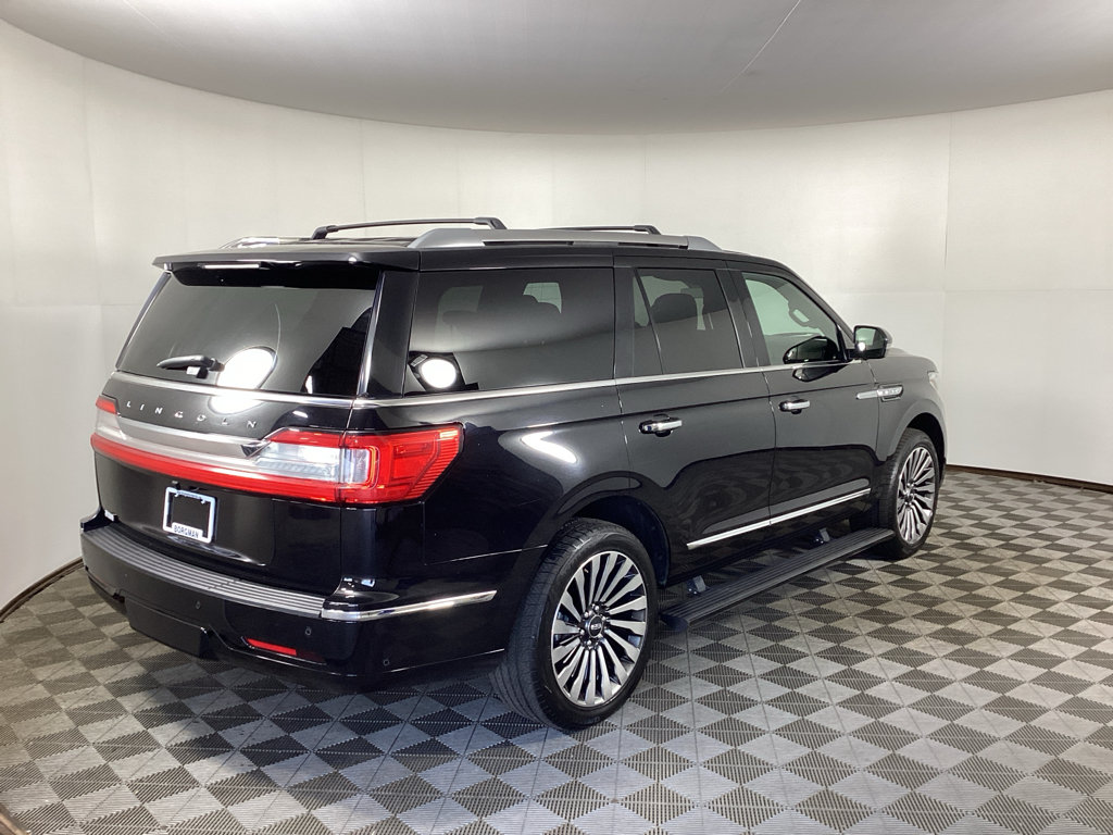 Used 2019 Lincoln Navigator Reserve w/ Cargo Package AWD/4WD image 2