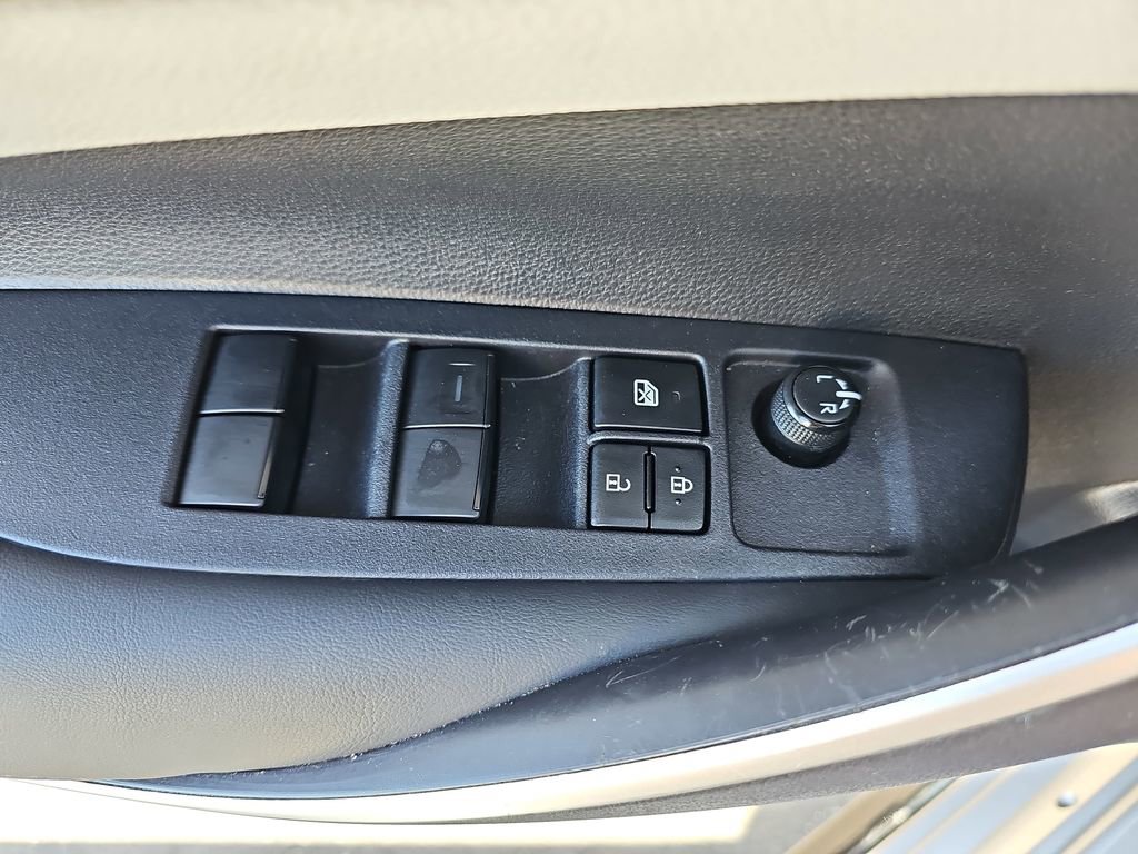 Used 2024 Toyota Corolla SE image 30