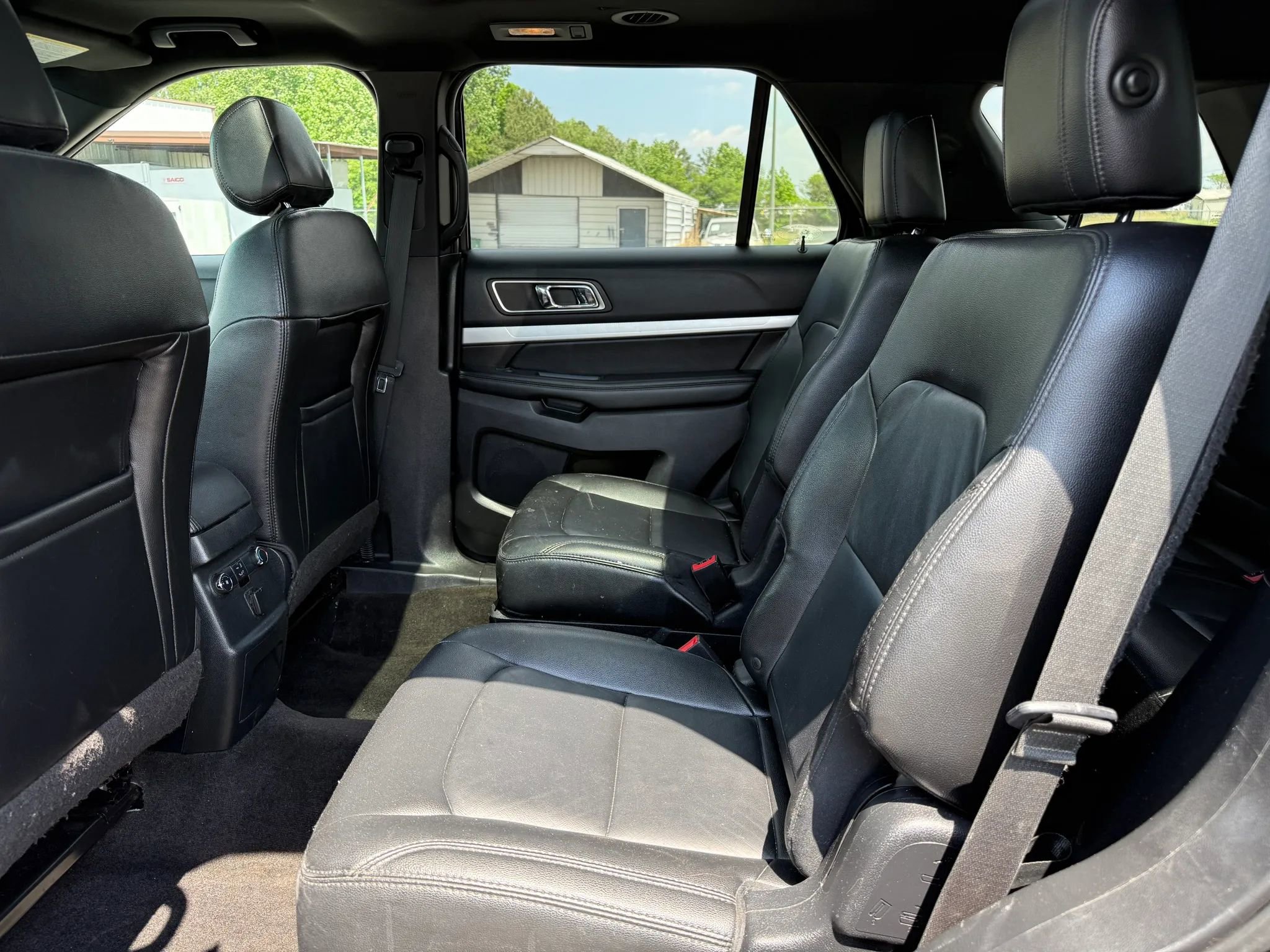 Used 2016 Ford Explorer XLT w/ Equipment Group 202A FWD image 21