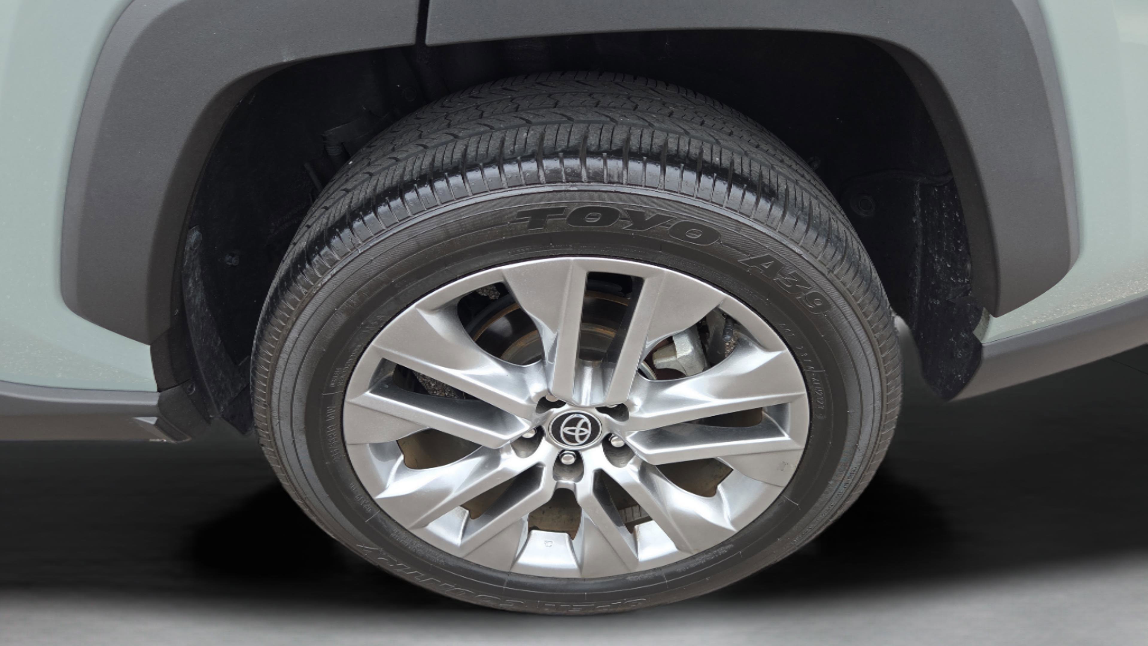 Used 2023 Toyota RAV4 XLE Premium image 33