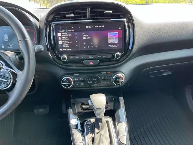 Used 2025 Kia Soul EX FWD image 16