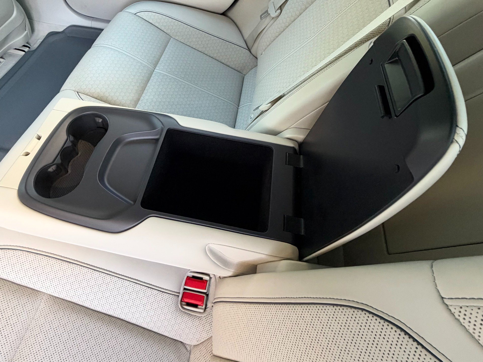 Used 2022 Lucid Air Dream Edition AWD/4WD image 21