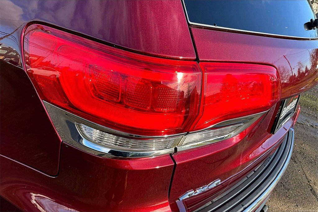 Used 2018 Jeep Grand Cherokee Limited w/ Trailer Tow Group IV image 23