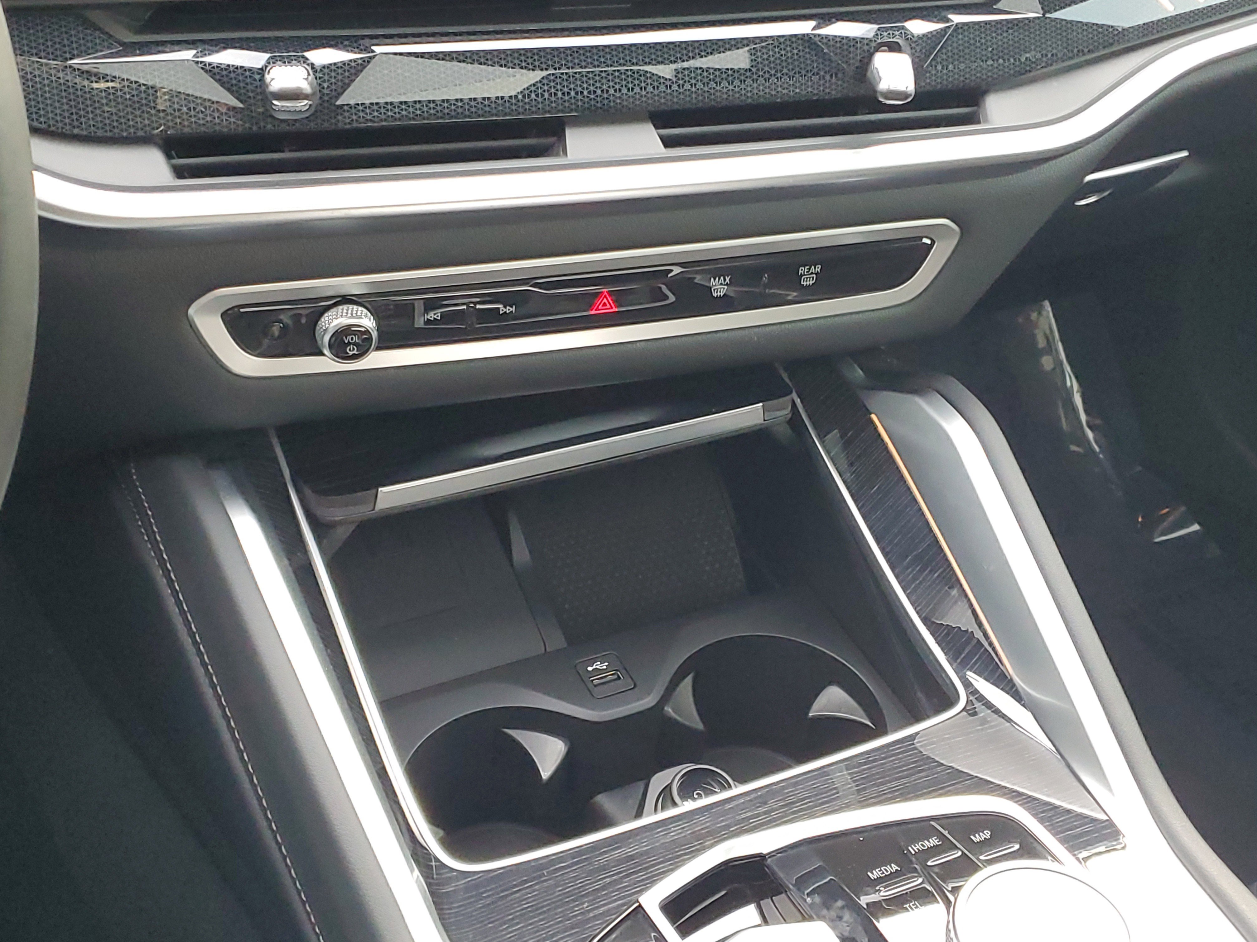 Certified 2024 BMW X6 xDrive40i w/ Parking Assistance Package image 20