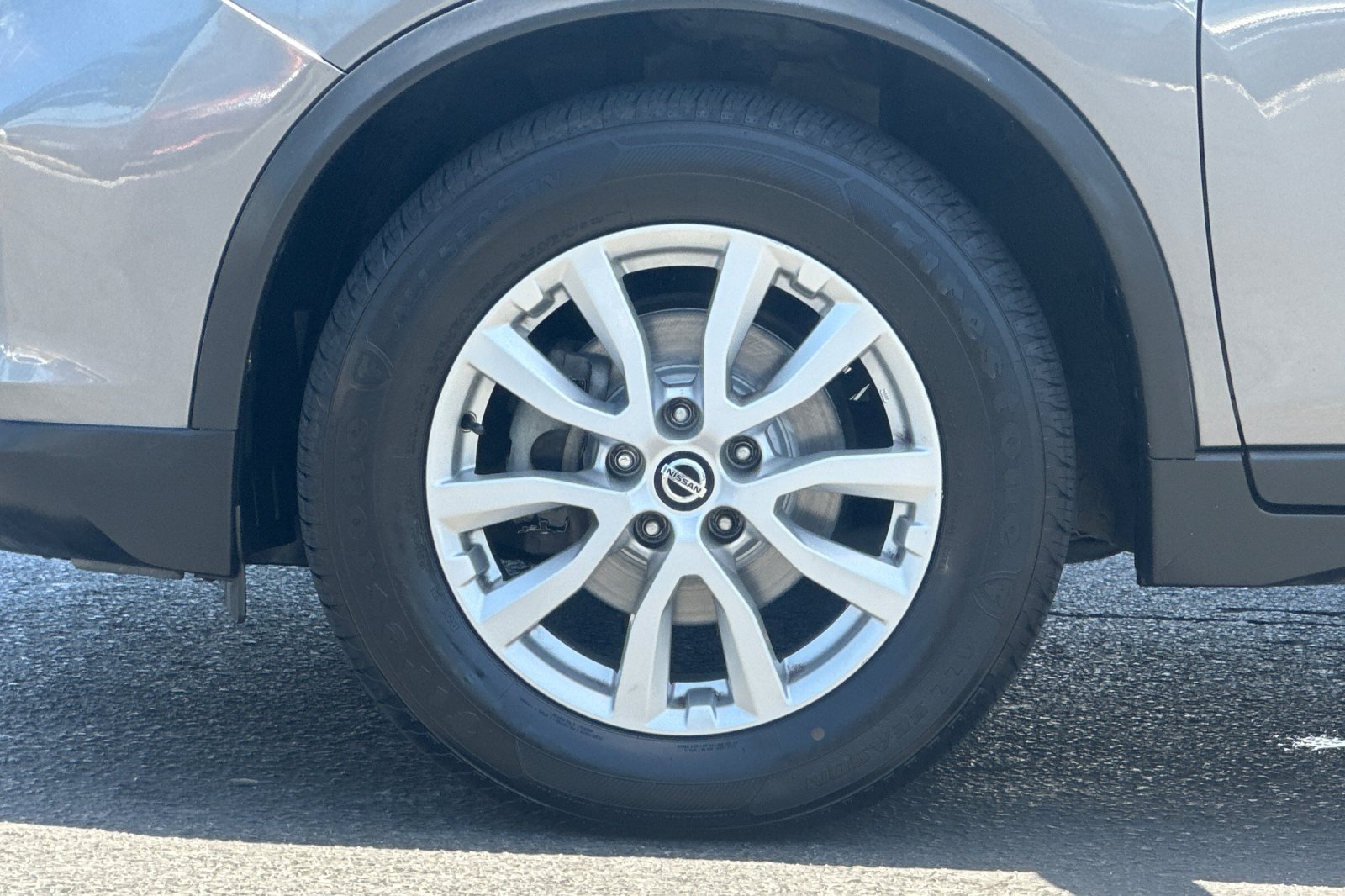 Used 2019 Nissan Rogue SV FWD image 12