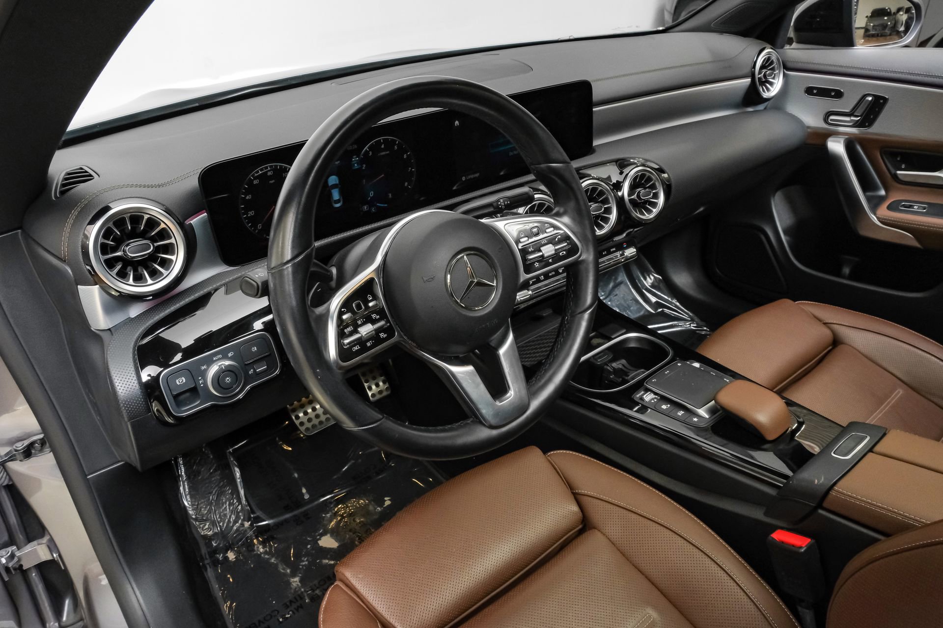 Used 2023 Mercedes-Benz CLA 250 image 3