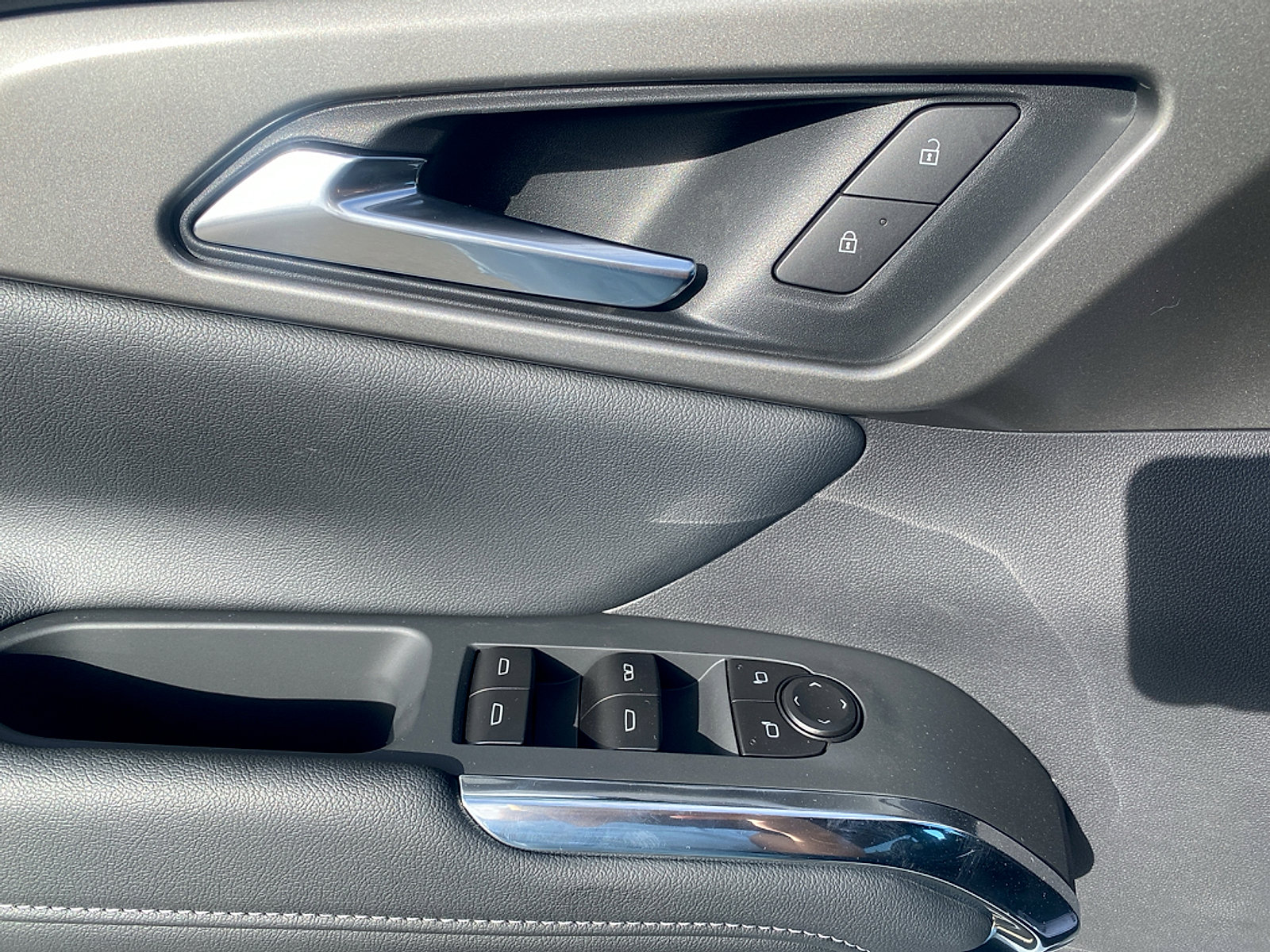 New 2026 Chevrolet Traverse LT FWD image 23