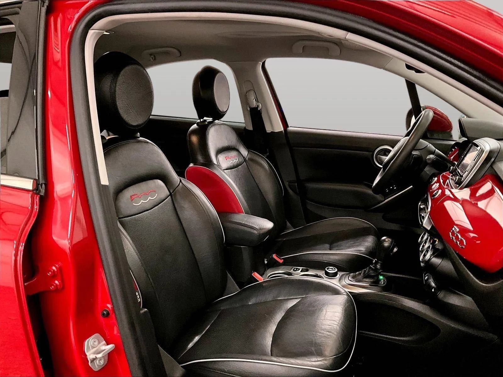 Used 2016 FIAT 500X Lounge image 8