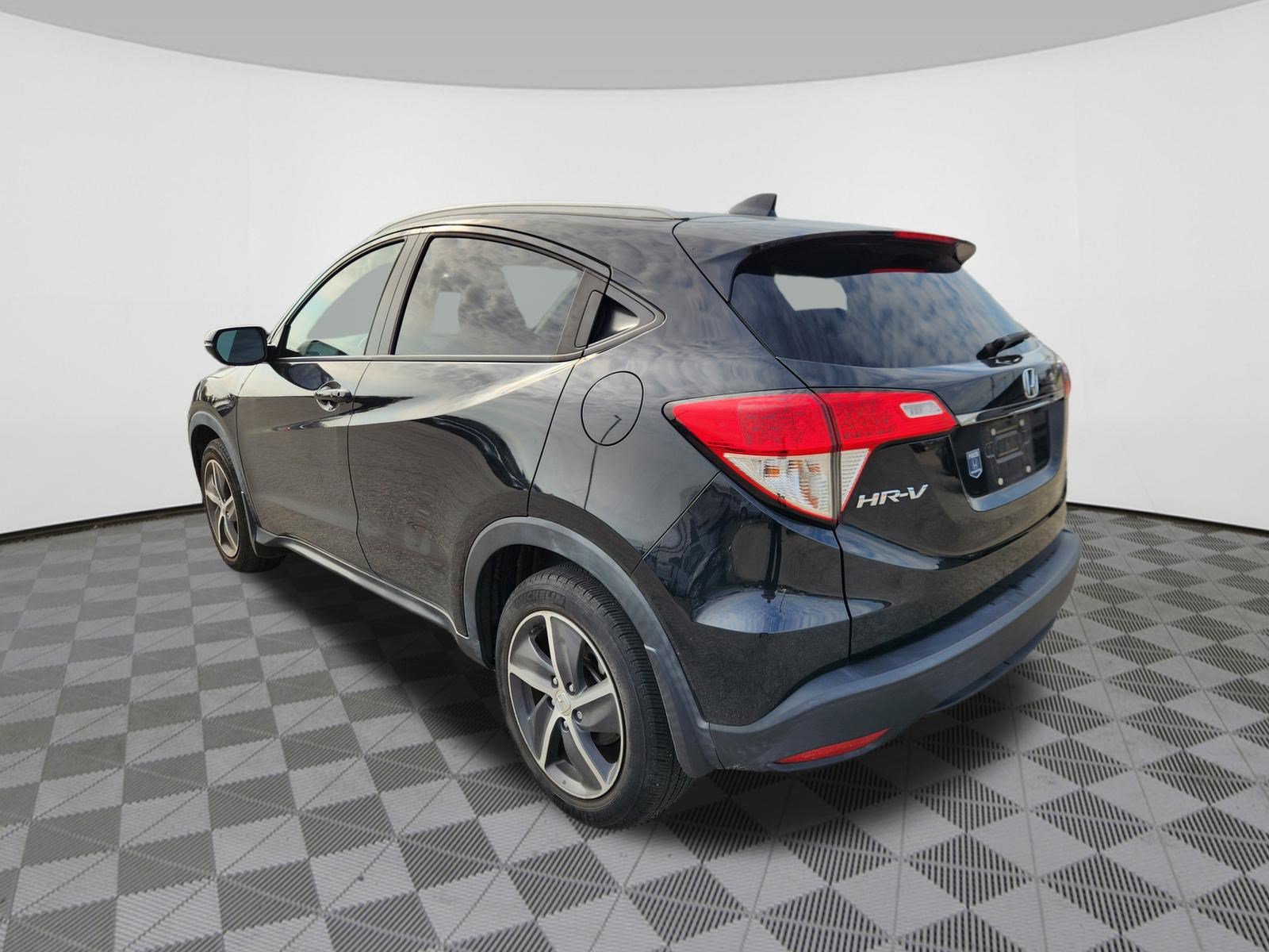 Certified 2022 Honda HR-V EX-L image 3