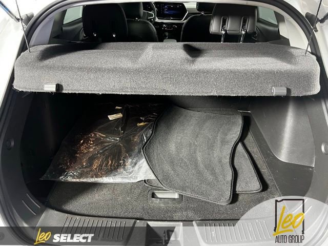 Used 2024 Chevrolet Trax LT w/ Sunroof Package FWD image 16