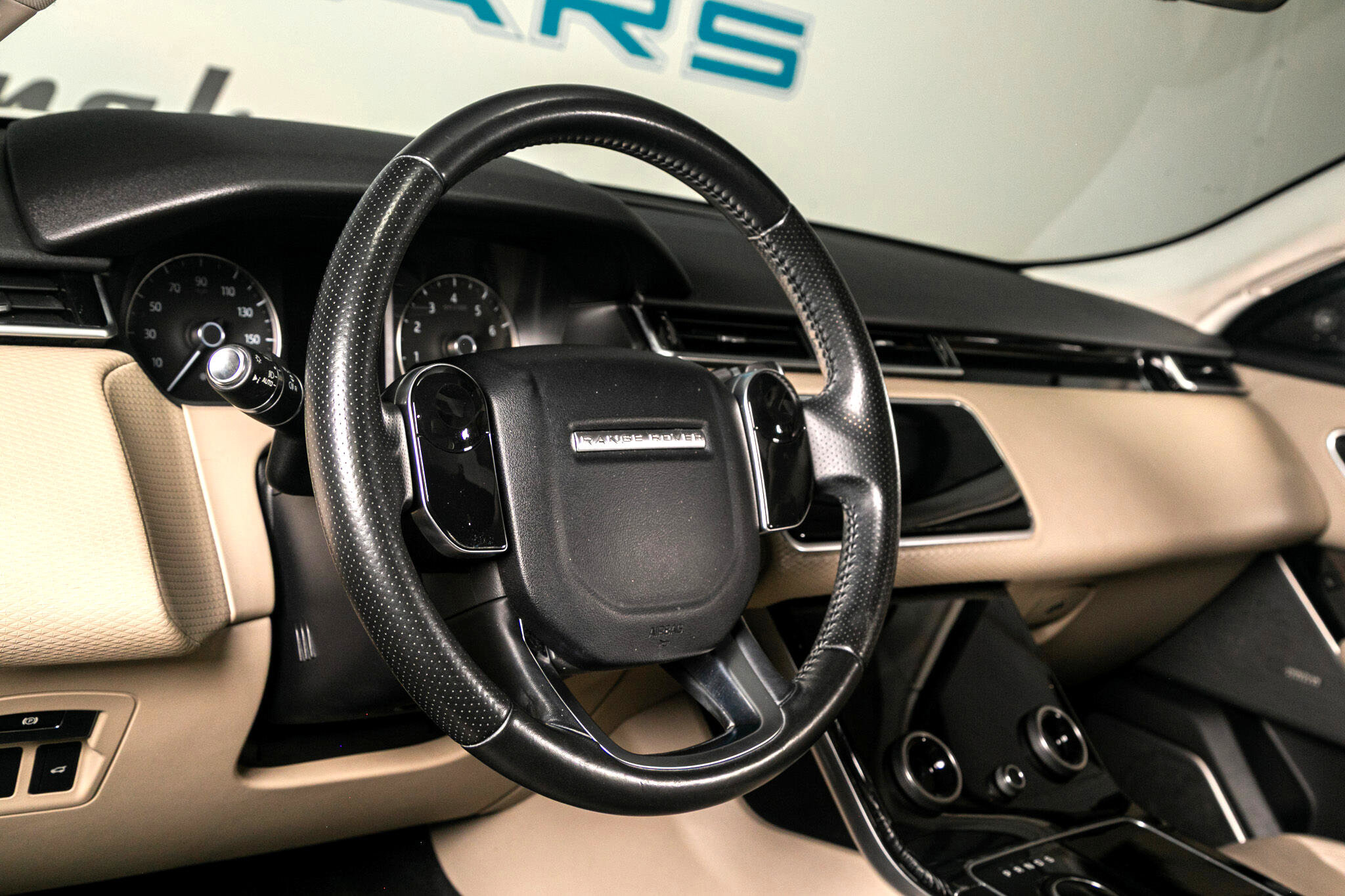 Used 2020 Land Rover Range Rover Velar S image 2