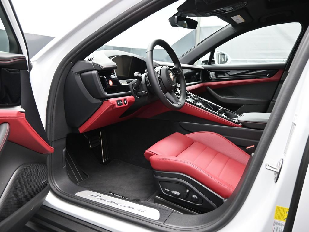 New 2026 Porsche Panamera 4 image 4