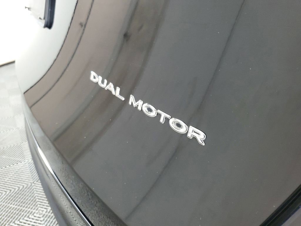 Used 2023 Tesla Model Y Long Range AWD/4WD image 7