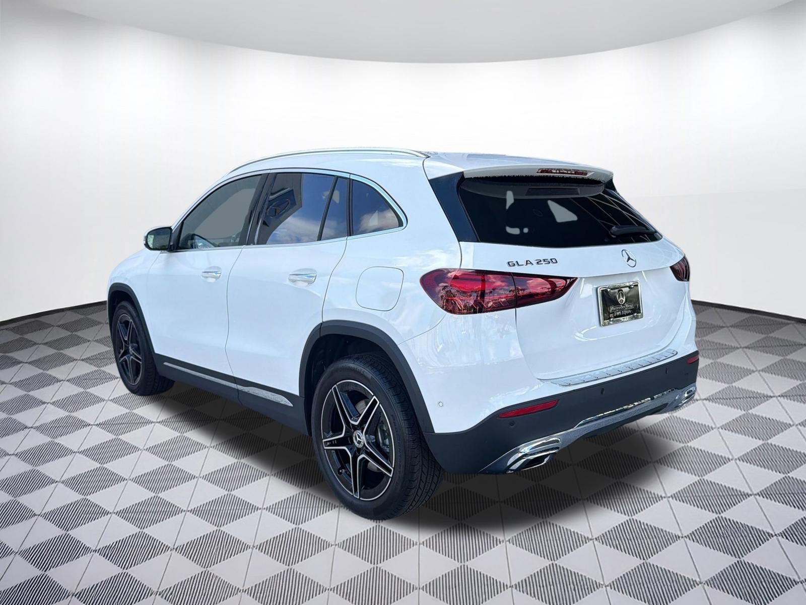 Used 2026 Mercedes-Benz GLA 250 image 3