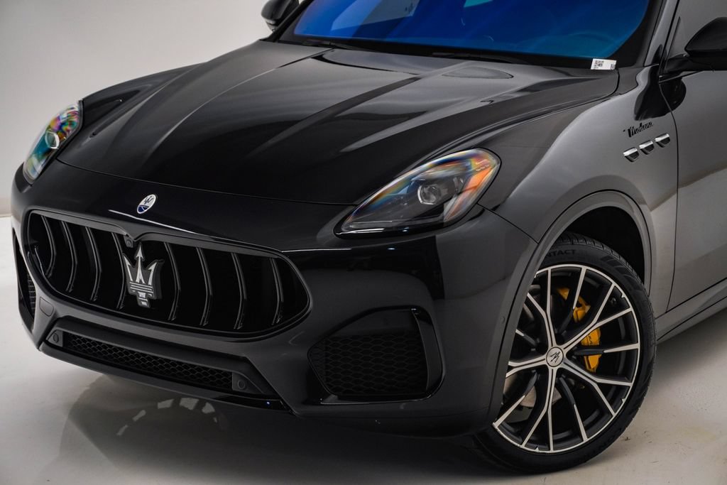 Certified 2023 Maserati Grecale Modena AWD/4WD image 4
