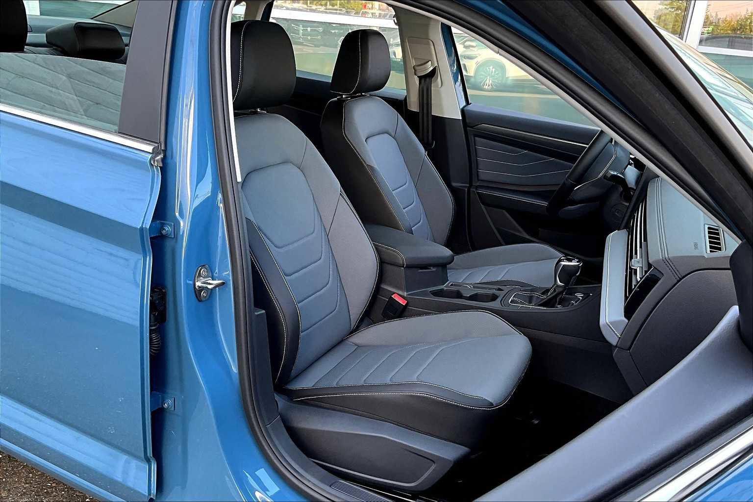 New 2025 Volkswagen Jetta SEL image 29