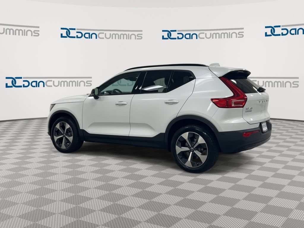 Used 2023 Volvo XC40 B4 Ultimate FWD image 6