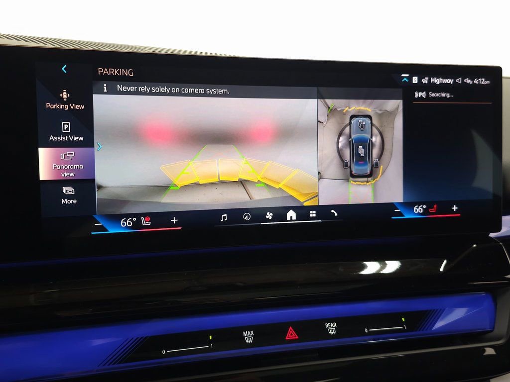 Used 2026 BMW 550e xDrive w/ Premium Package image 25